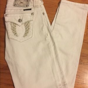 Size 26 Skinny White Pair of Miss Me Jeans