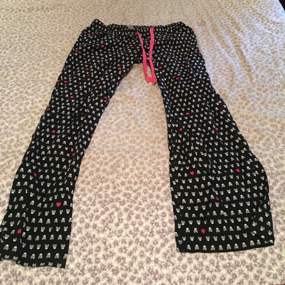 CUTE OLD NAVY SKULL PJ PANTS☠️💖