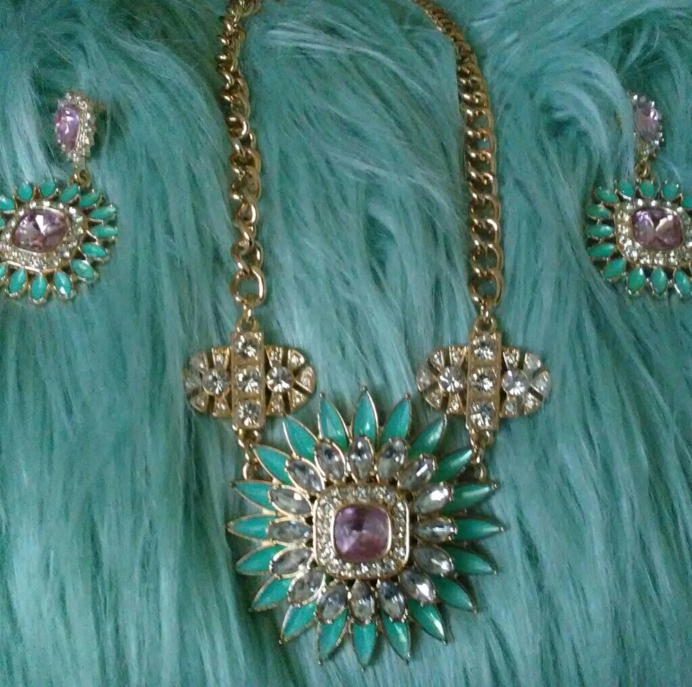 Necklace & Earrings Set