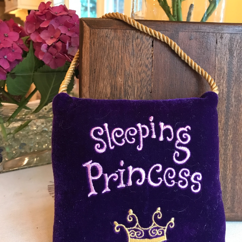 Baby "Sleeping Princess" door hanging pillow