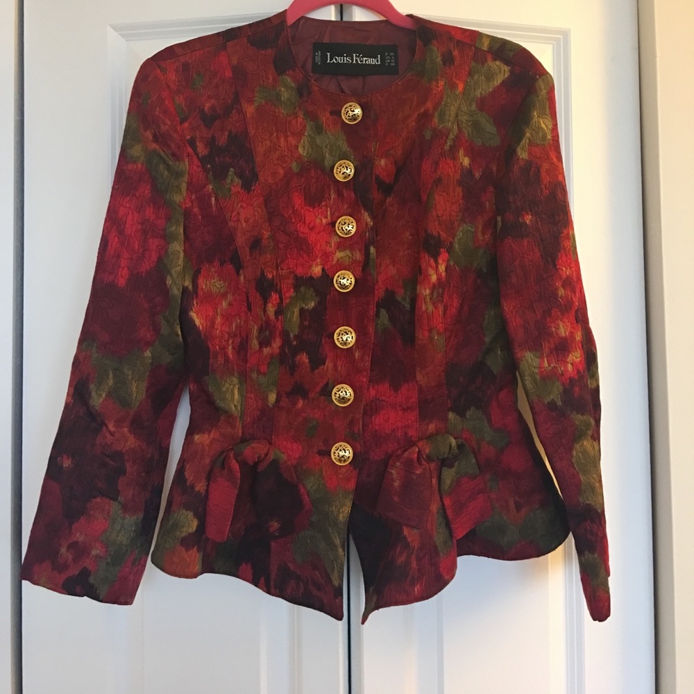Gorgeous Louis Feraud floral blazer w/gold buttons