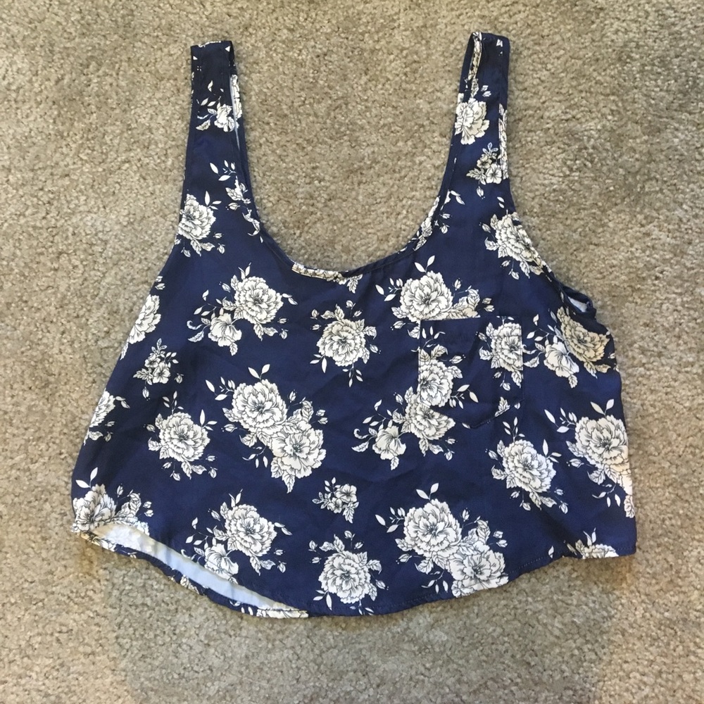 FOREVER 21 Navy and White Flower Top