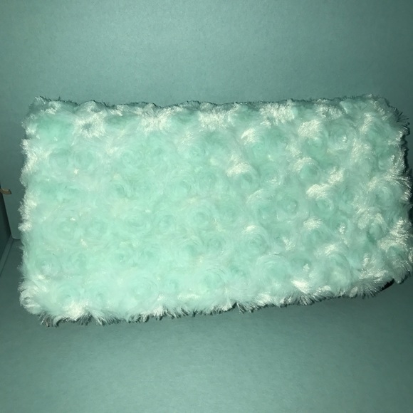 Mini Clutch - Picture 2 of 2