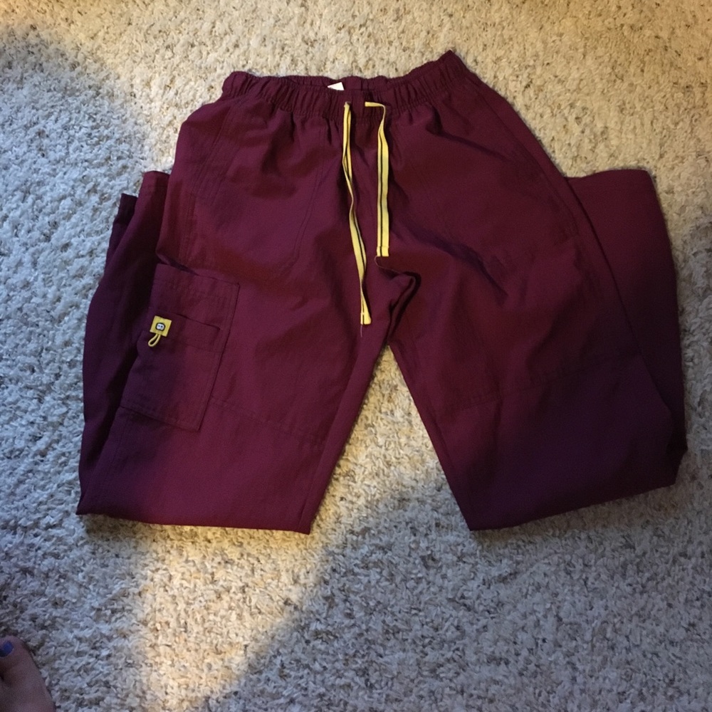 6 wink scrub pants