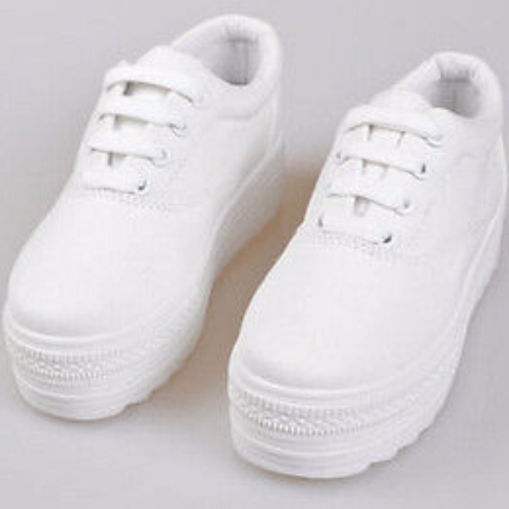 Women's Platform Lace Up Canvas Sneaker Size 7.5