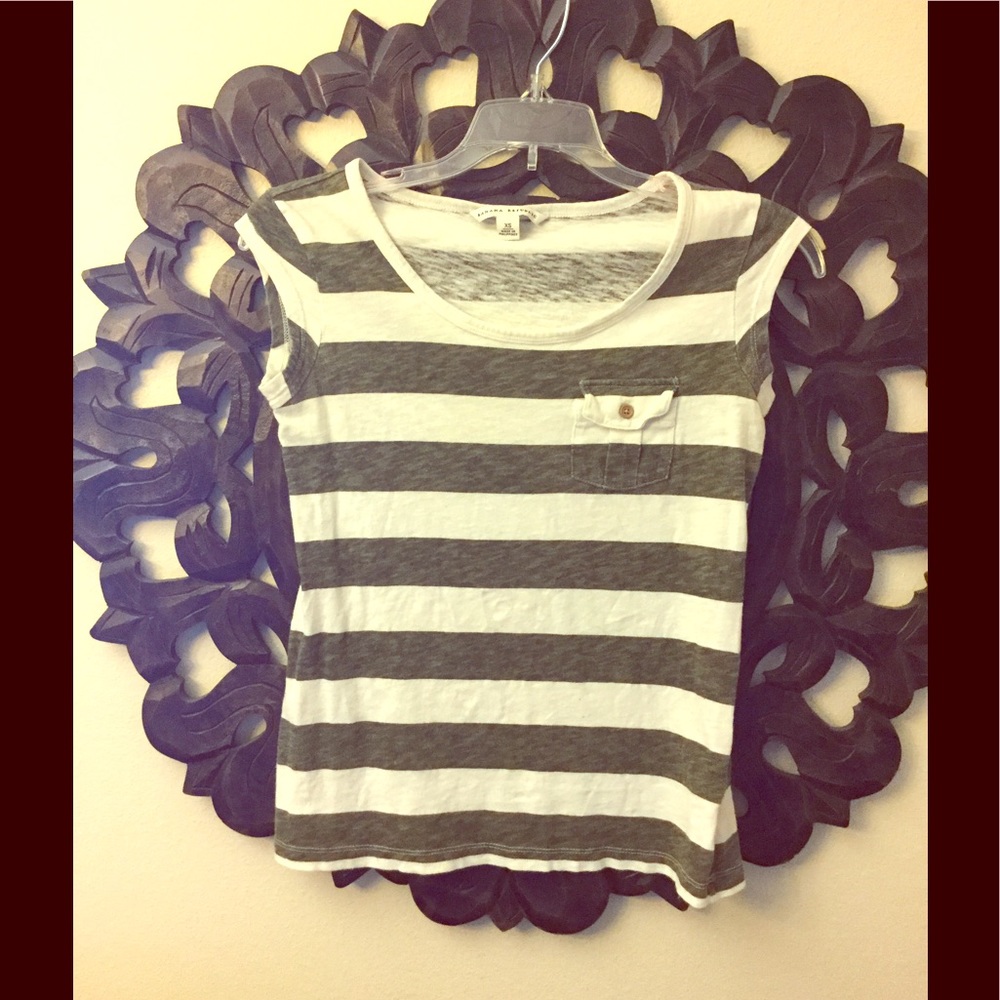 Stripped simple pocket tee