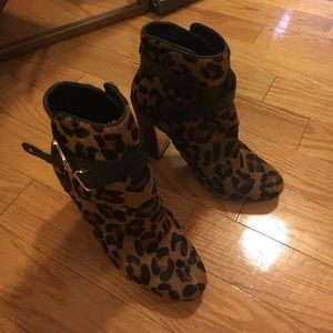 C wonder booties 4" heels cheetah print suede