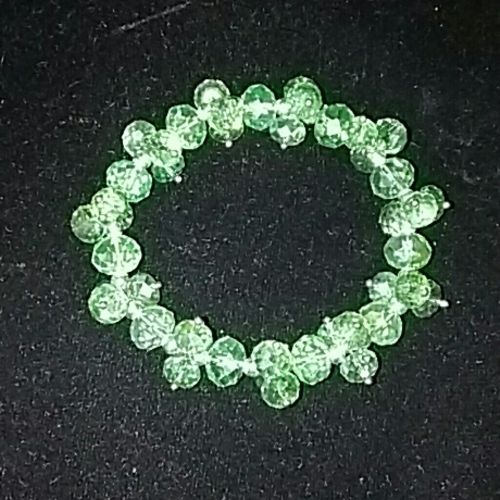 Grapevine Glass bead stretch bracelet accessory