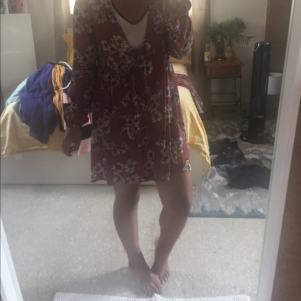 Dress - Picture 3 of 3