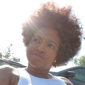 Meet your Posher, Chloe