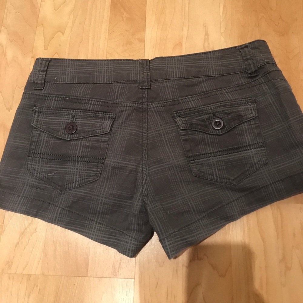 Shorts - Picture 2 of 3