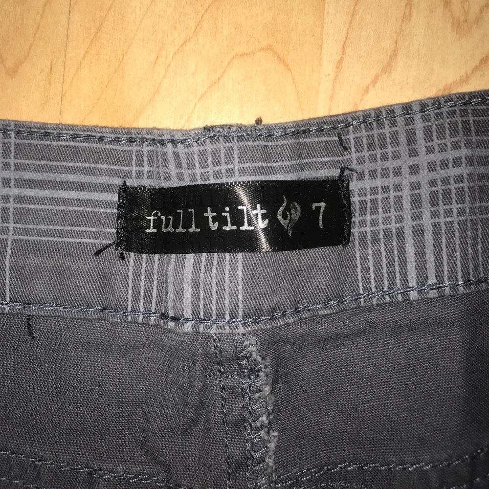 Shorts - Picture 3 of 3