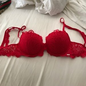 NEW PINK Victoria secrets bra
