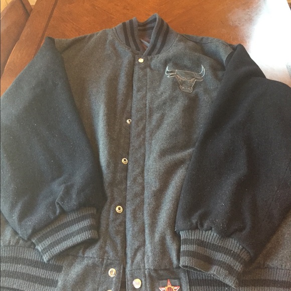 Other - Chicago Bulls reversible jacket