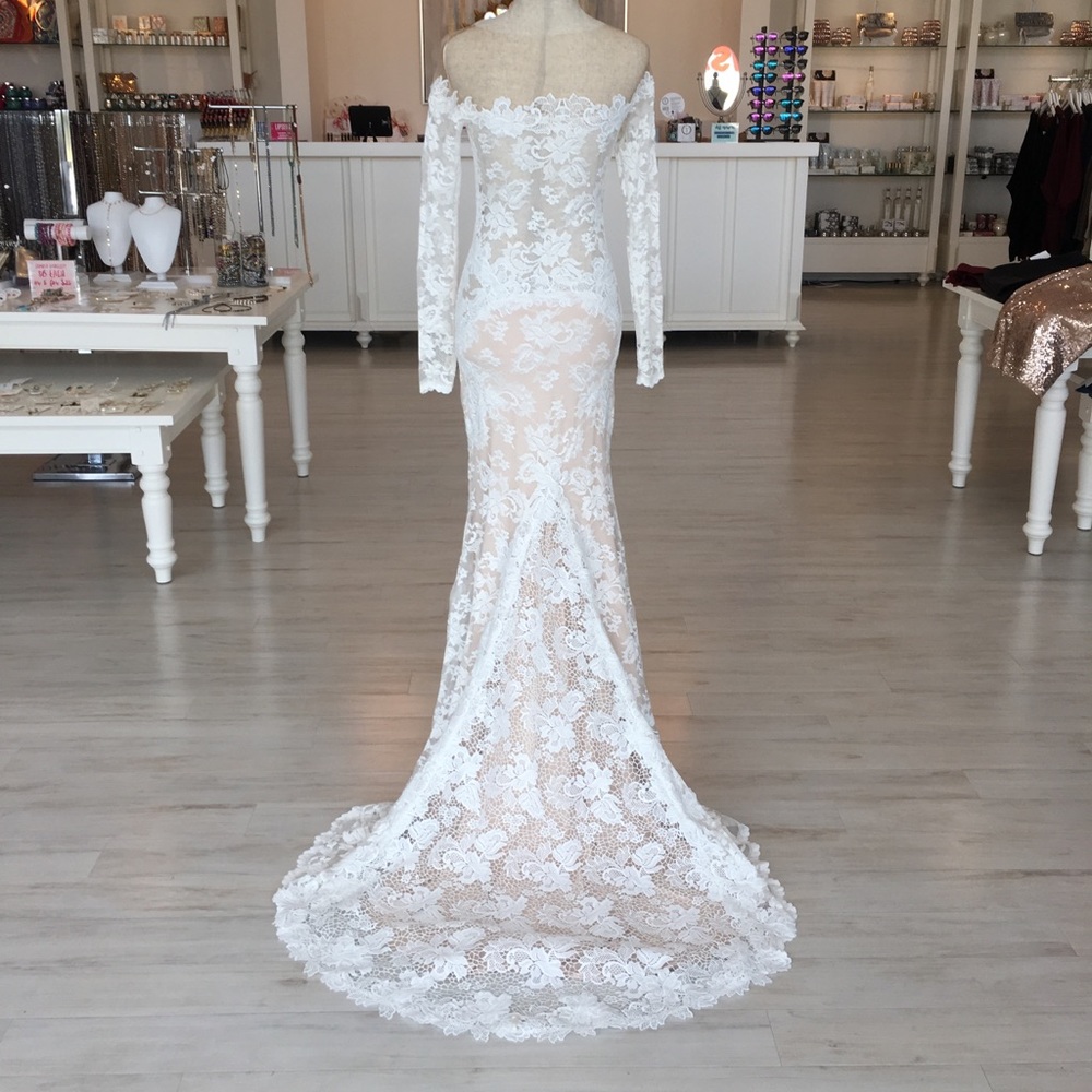 New Olvis Lace wedding dress. Unaltered, unworn! - Picture 2 of 8