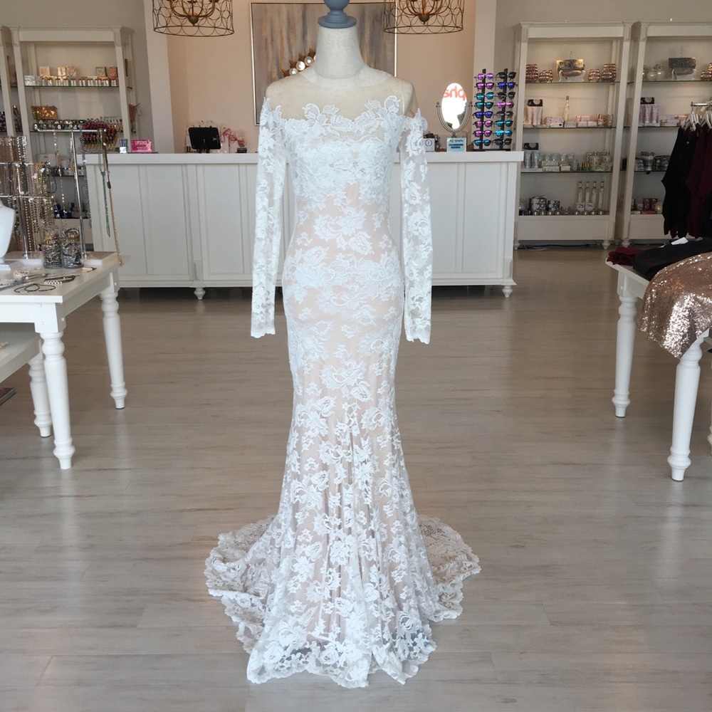 New Olvis Lace wedding dress. Unaltered, unworn! - Picture 6 of 8