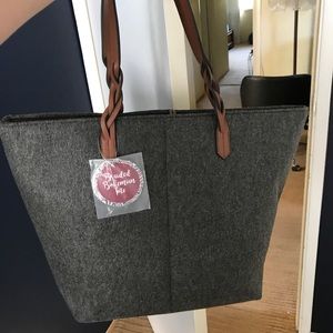 Brand new tote