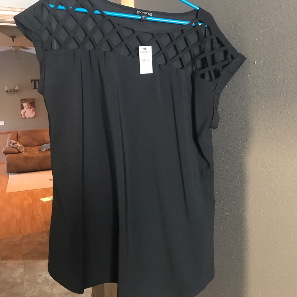 Black tee