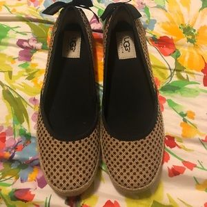 BRAND New Ugg Australia Burlap Flats Size 7