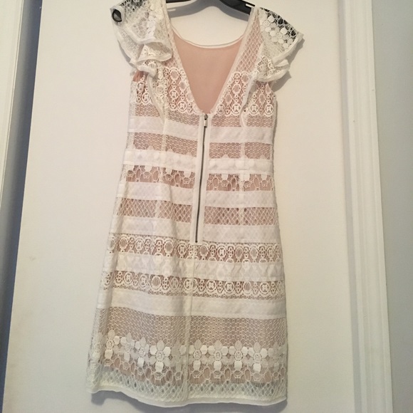 Gorgeous white lace BCBG dress! - Picture 5 of 8