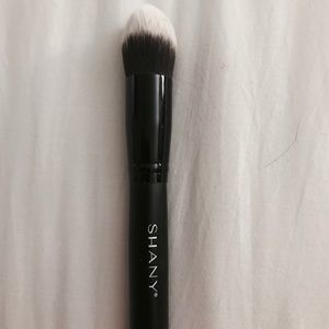 Foundation brush