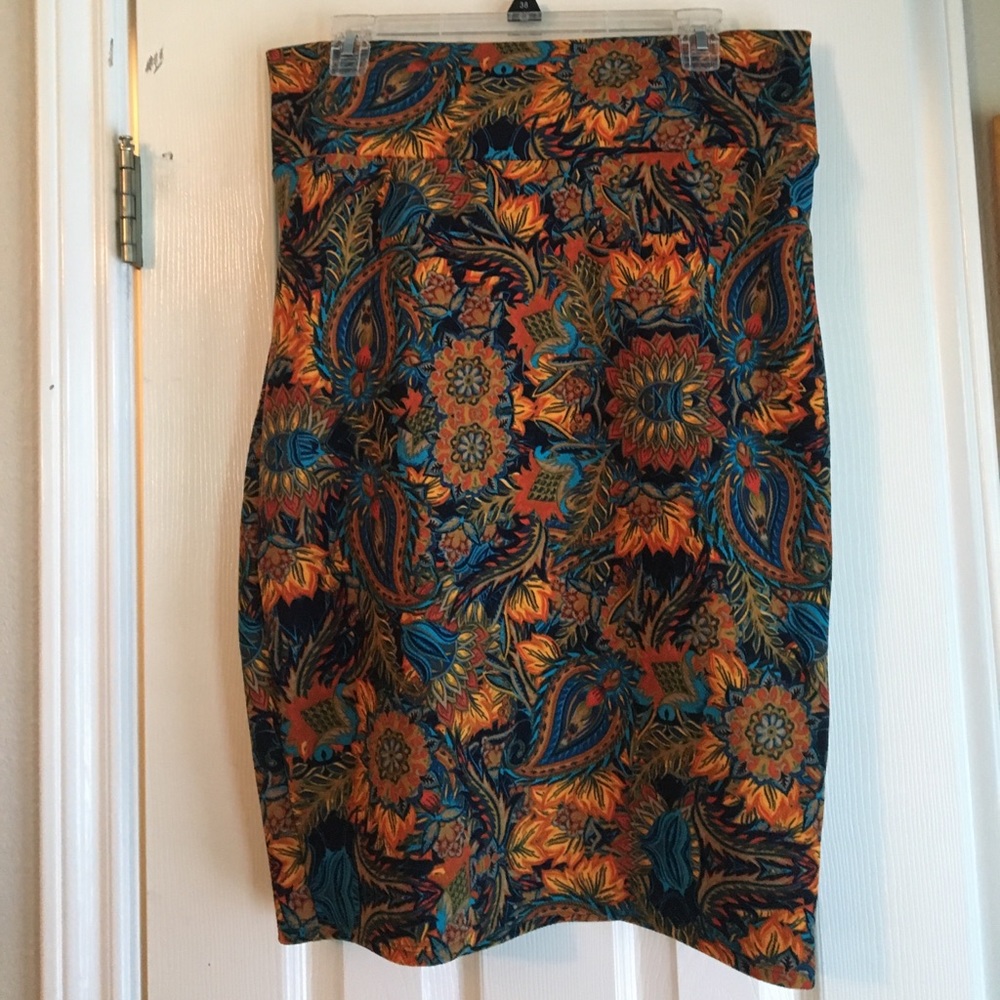 LuLaRoe Cassie skirt