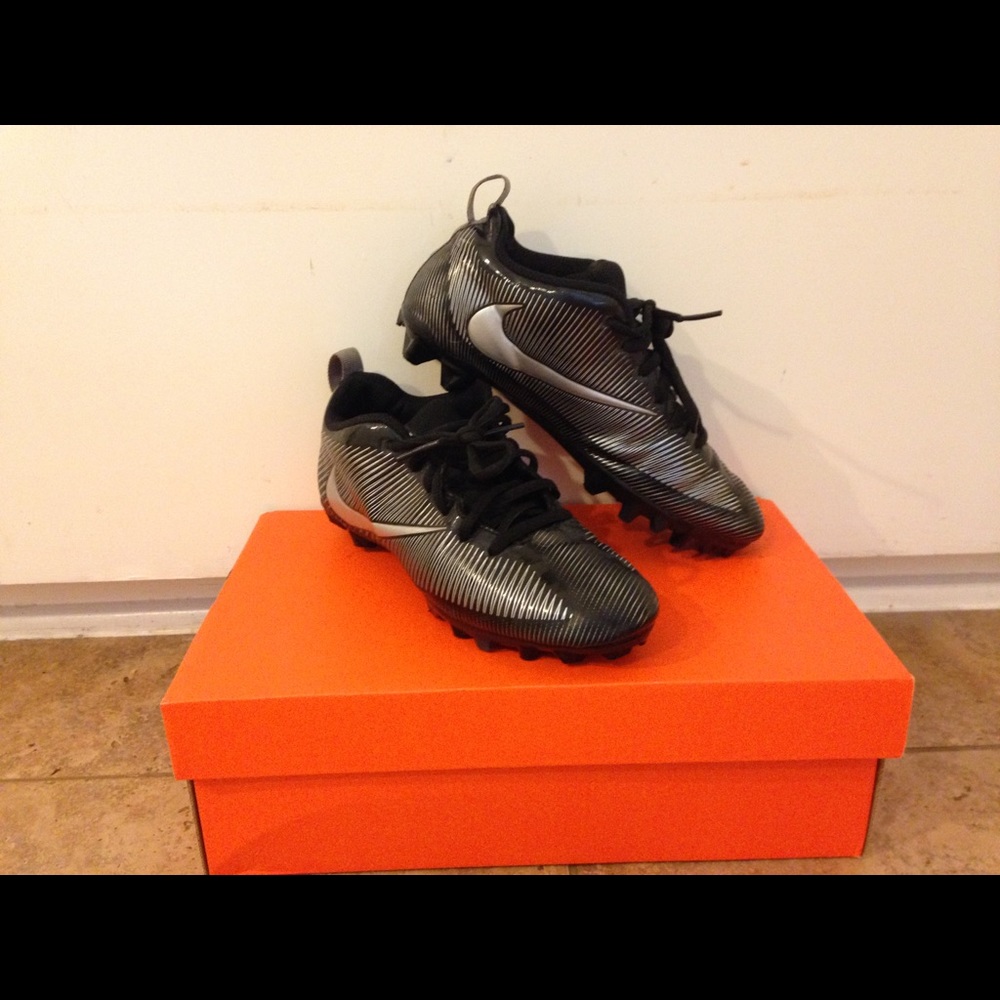 Nike Vapor Strike Football Cleats Boys Size 5Y
