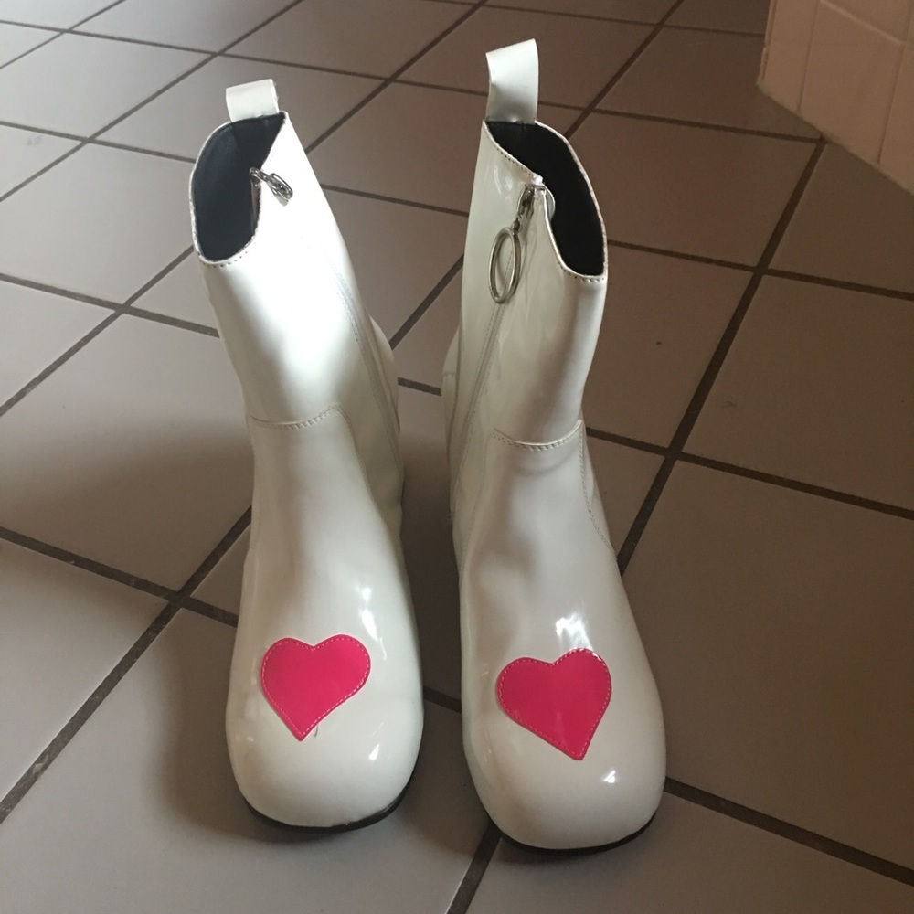 UNIF Moxie Heart Boots