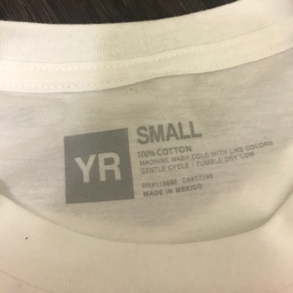 Young And Reckless T-shirt Size Small - Picture 2 of 2