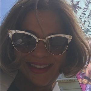 Meet your Posher, Vivian