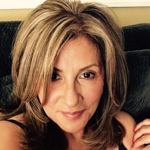 Meet your Posher, Dina