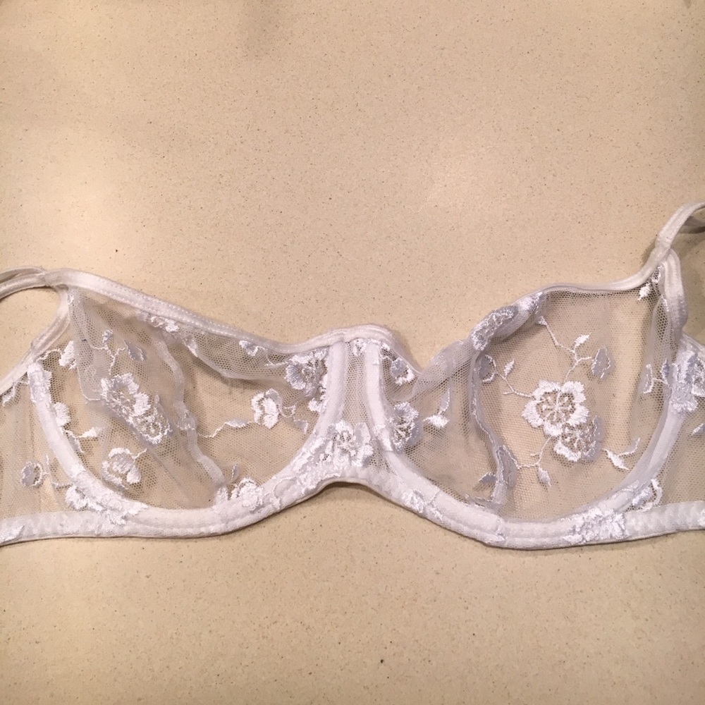 White sexy bra with lace