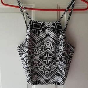 NWT Patterned tie back crop top