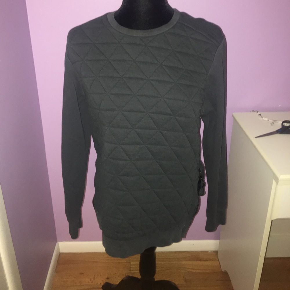 Grey sweatshirt