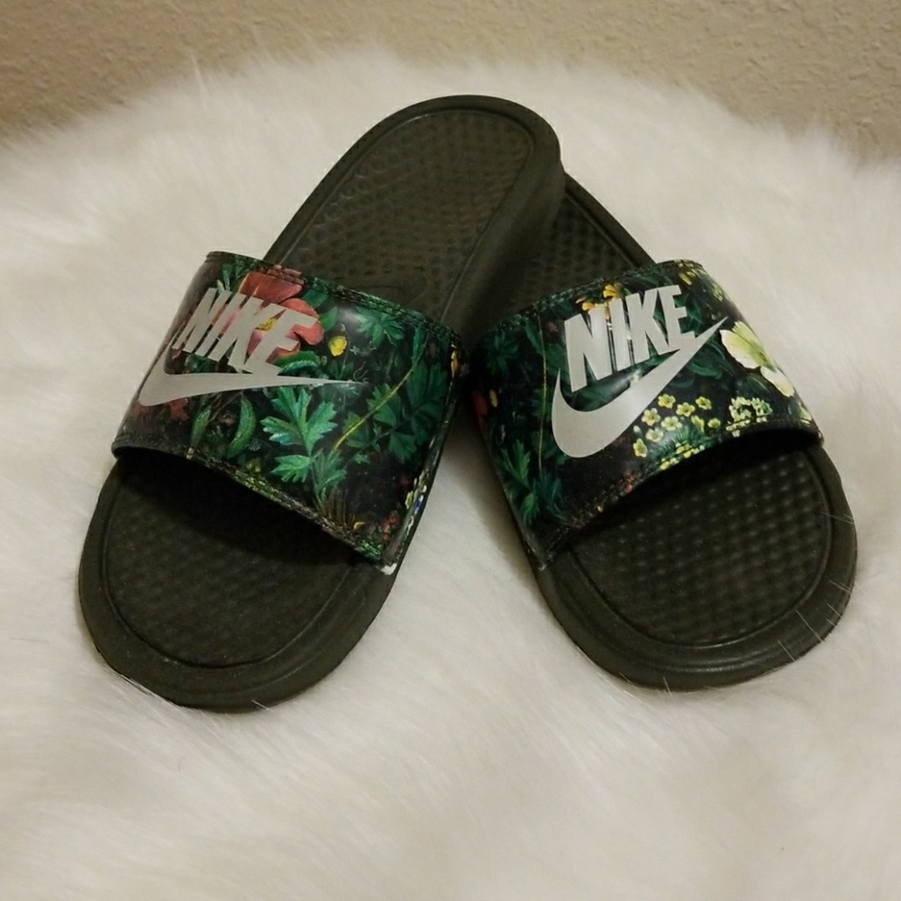 Nike Flip flops