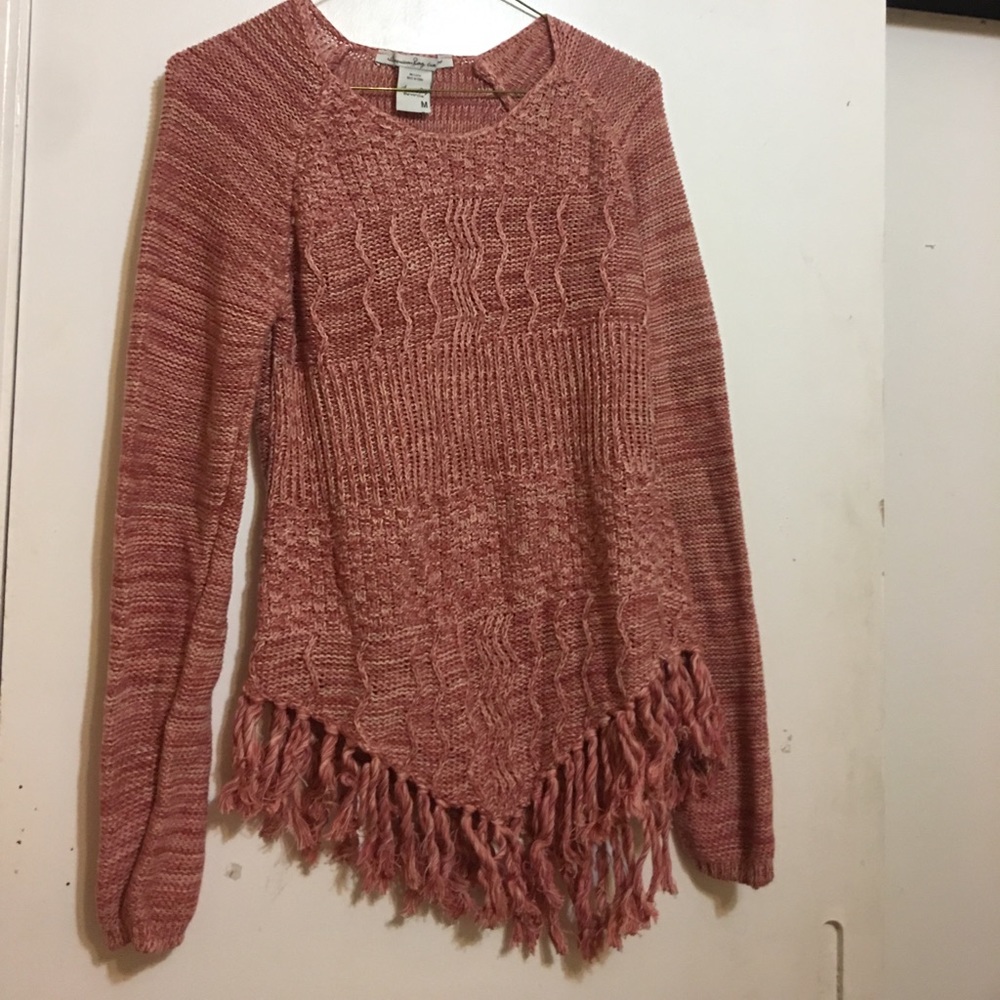 Pinkish blouse.