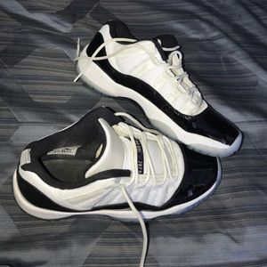 Air Jordan 11 Retro Low “Concord” size 6.5 (GS)