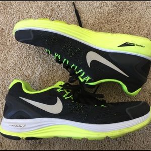 • n i k e • l u n a r g l i d e • 4 •