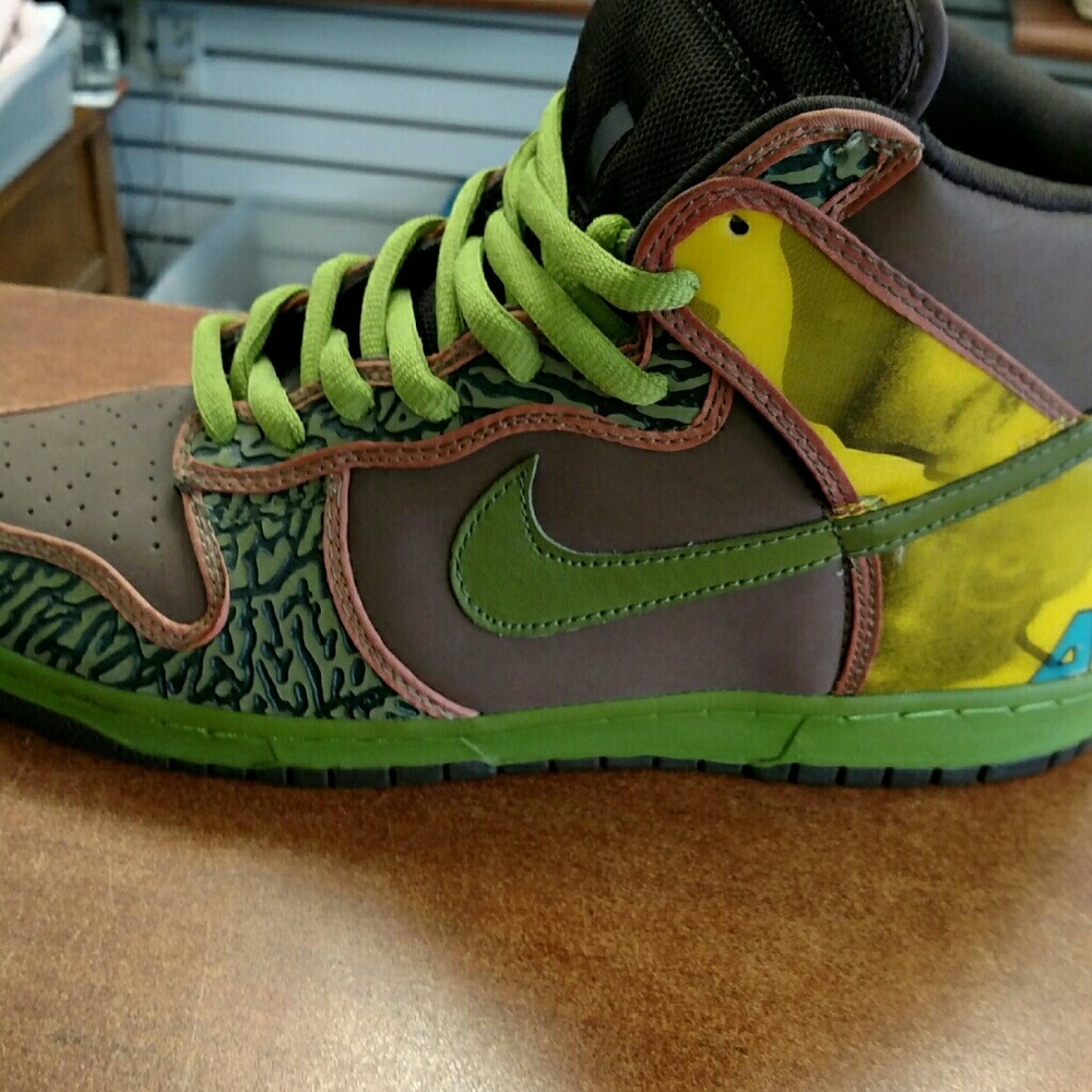 NIKE - De La Sol