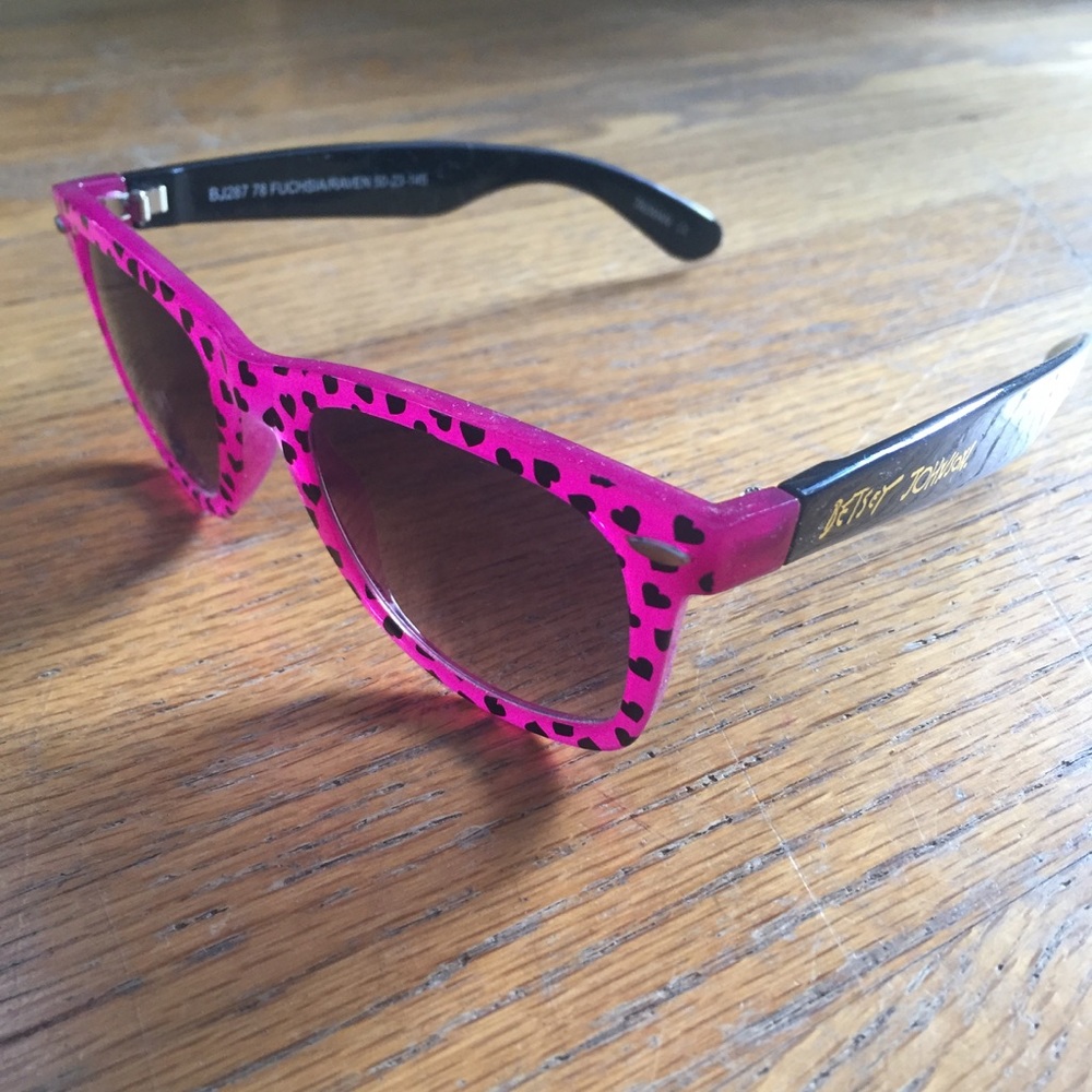 💕 Betsey Johnson Sunglasses