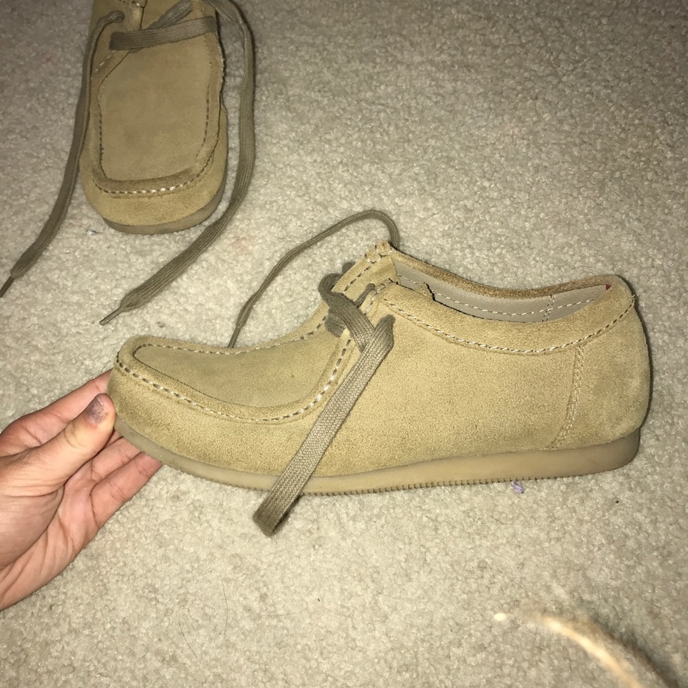 Tan Clarks - Picture 2 of 5