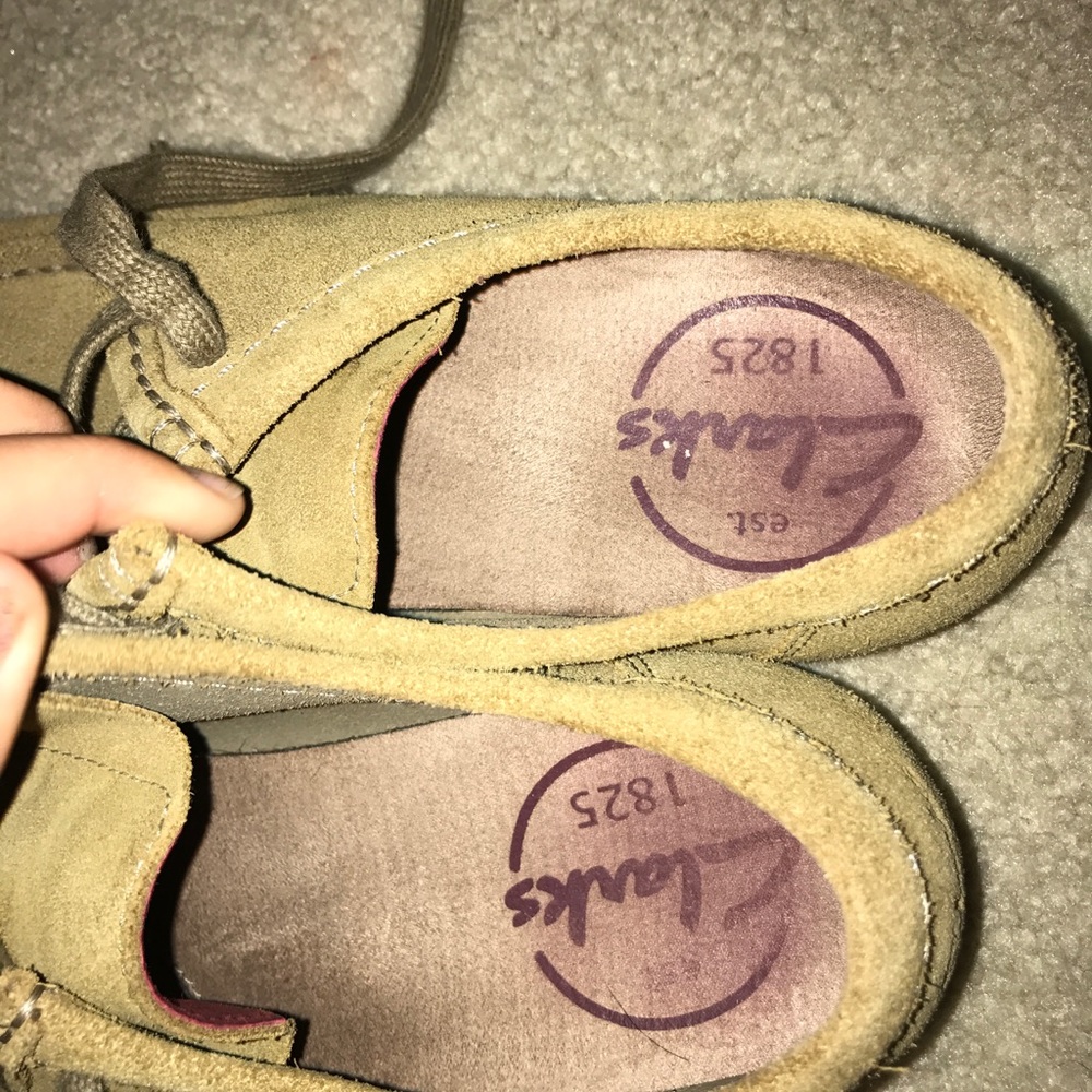 Tan Clarks - Picture 4 of 5