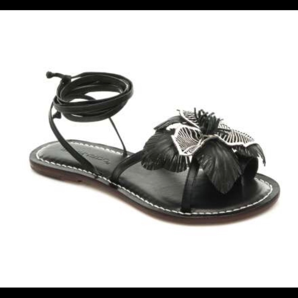 Bernardo Michelle Flat Toe-Ring Sandal. NWOB