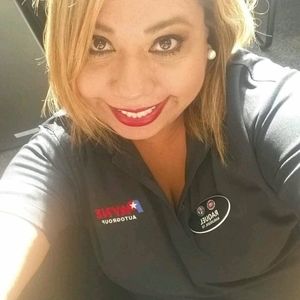 Meet your Posher, Raquel