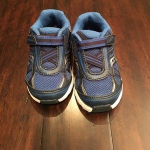 Like new baby Saucony sneakers size 6W