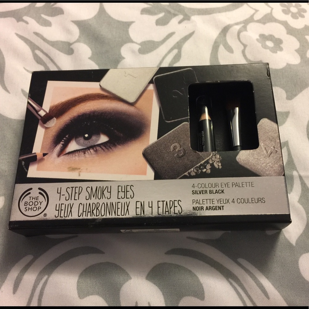 Smoky eye shadow kit