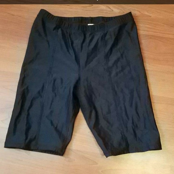 Under Armour Compression Shorts - Picture 2 of 2