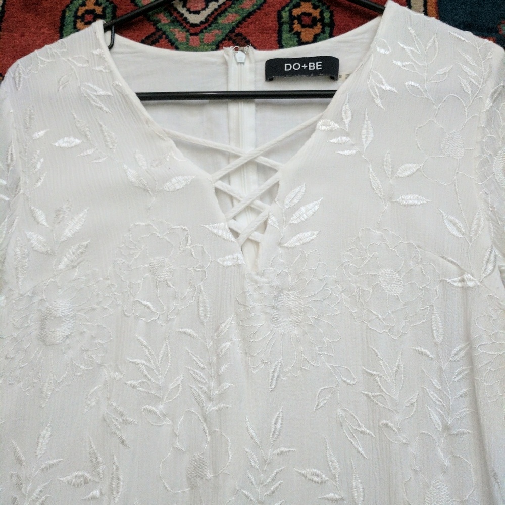 SOLD White Embroidered Dress - Picture 3 of 4