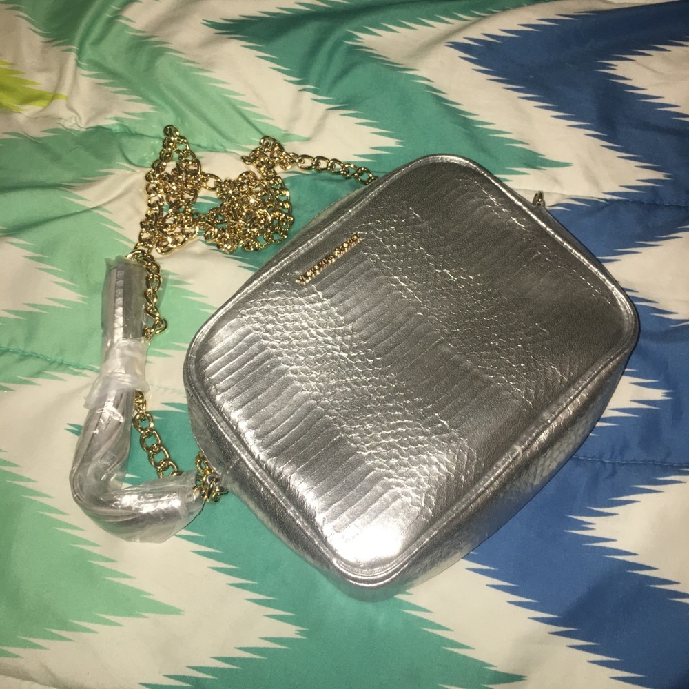 Brand new VS purse