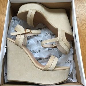 Bamboo Tan Wedges Size 6.5